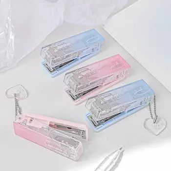 1 шт., мини-степлер, набор скрепок для студентов, прозрачный градиент цвета, однотонный степлер с подвеской, портативные переплетные принадлежности