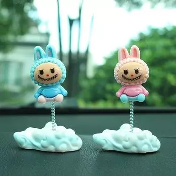 1 шт., мультяшная смоляная модель автомобиля с качающейся головой Labubu, декор центральной консоли автомобиля, милые украшения для автомобиля, аксессуары для приборной панели салона автомобиля розовый