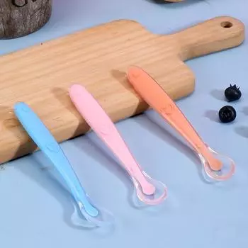 1 шт. Набор мягких силиконовых ложек для младенцев, столовые приборы со звездами, обучающая ложка для кормления детей, силиконовая безопасная посуда для новорожденных зелёный