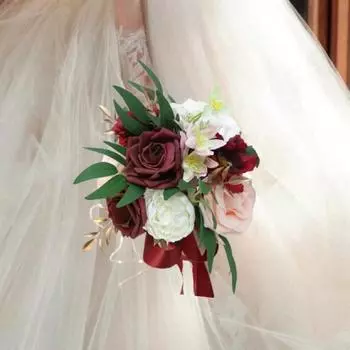 1 шт. Подружка невесты держит цветы Свадебные букеты для невесты Свадебный букет невесты, для украшения свадьбы Искусственные розы Цветы Домашний декор темно-розовый