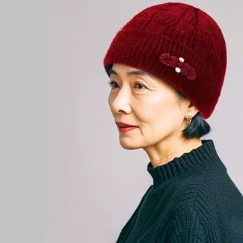 1 шт., шапка-бини с цветочной аппликацией, мягкая, утолщенная, зимняя, термостойкая, сохраняющая тепло, ветрозащитная, вязаная шапка для мам среднего возраста