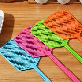 1 шт. сверхпрочная мухобойка с длинной ручкой - большая, сетчатая поверхность для эффективной борьбы с комарами и насекомыми, незаменимый летний инструмент для уборки (Цвет варьируется) розовый