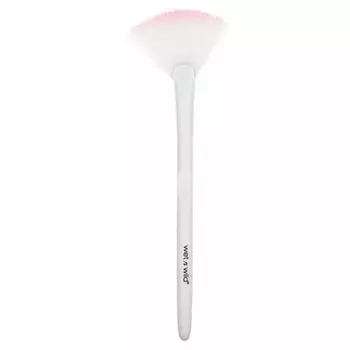 1 веерная кисть wet n wild
