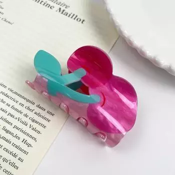 1pc cute cartoon acrylic claw clip with a beautiful and generous shark clip hair accessory for women