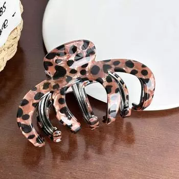 1pc high-end faux acetate alloy hair clip with retro leopard pattern, which can hold a lot of hair in a bun or updo