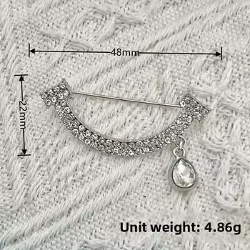1PCS Simple Smile Brooch Anti-exposure Chest Buckle Clothing Collar Accessories Waist Change Artifact Waist Pin Scarf Buckle 1PCS