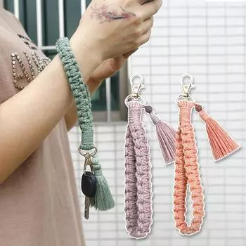 1шт Автомобильный брелок для ключей Аксессуары для сумочки Брелок Креативный брелок для ключей Кисточка аксессуары для ключей Ручное плетение Женские брелки розовый