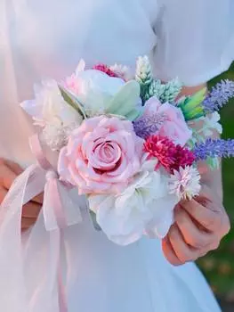 1шт. Букет из искусственных цветов, свадебный букет с лентами, искусственные розы для невесты, подружек невесты для свадебной церемонии и вечеринки в честь Дня святого Валентина розовый