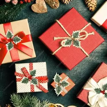 200/10Pcs Christmas Holly Leaves Artificial Red Berries Flower DIY Christmas Wreath Ornaments for Home Xmas New Year Decorations 50PCS