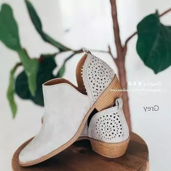 2022 Осень/Зима Новые европейские и американские торговые ботинки большого размера с полыми короткими ботинками Martin Boots на низком каблуке для женщин. 35 бежевый