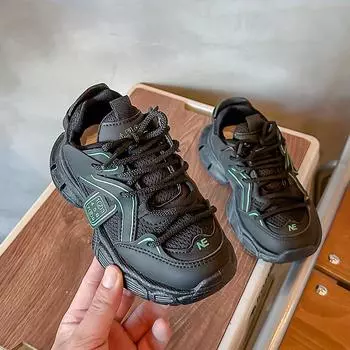 2023 Кроссовки для мальчиков, сетчатые, на шнуровке, универсальные, однотонные, детская спортивная обувь для девочек, классическая, корейский стиль, крутая, детская, повседневная обувь из искусственной кожи 26 чёрный