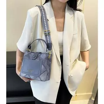 2023 Лето Новая модная корейская вышитая нить женская ручная сумка через плечо на одно плечо сращивающаяся модная сумка-ведро для отдыха