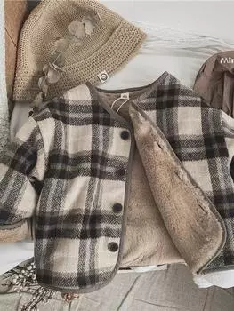 2023 Новая детская клетчатая бархатная куртка: Стильный корейский кардиган с длинными рукавами для осени/зимы. 130 cm хаки