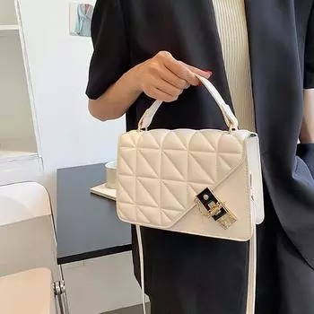 2023 Новая женская сумка через плечо на одно плечо, маленькая квадратная сумка с простой цепочкой чёрный