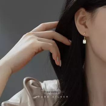 2023 Трендовые серьги из серебра с оливково-зеленым цирконием - Banyan Tree ES1928 White Gold