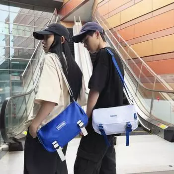 2023 Весна Новая модная сумка через плечо Упрощенная сумка через плечо большой вместимости через границу Оптовая продажа Цветной контраст Модный стиль Большая сумка