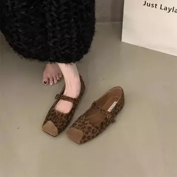 2024 autumn and winter new retro square head ballet shallow mouth one-word buckle flat-soled leopard print single shoes women s Mary Jane shoes 35 цветной печати леопарда
