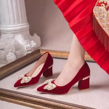 2024 autumn new bridal wedding shoes pointed low heel Xiuhe wedding dress two wear pregnant women are not tired feet red high heels 34