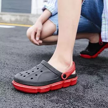 2024 большие размеры дырок обувь мужская летняя новая тенденция мужская пляжная мода универсальная сумка головные уборы тапочки 40