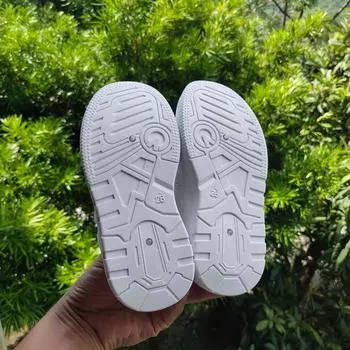 2024 Детская маленькая белая кожаная поверхность Classmate дышащая модная школьная обувь для мальчиков и девочек 26