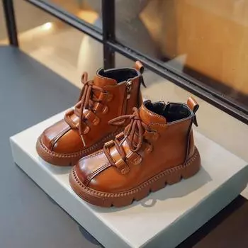 2024 Детские короткие ботинки для девочек, зимние новые модные корейские туфли с мягкой подошвой, нескользящие, британские универсальные кожаные туфли 26