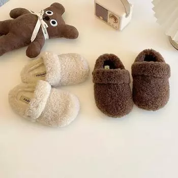 2024 Детская обувь Ins Plush для девочек, зимняя новая мода в корейском стиле, мягкая подошва, нескользящая, универсальная, шикарная кожаная обувь 22 бежевый