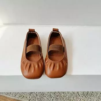 2024 Детские кожаные туфли для девочек, осень, новая мода и удобная мягкая подошва, повседневные универсальные туфли в корейском стиле 23 коричневый