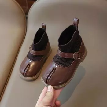 2024 Детские кожаные туфли для девочек, осень-зима, новые модные корейские туфли в стиле принцессы в стиле ретро, нескользящие, универсальные, элегантные, на плоской подошве 23 чёрный