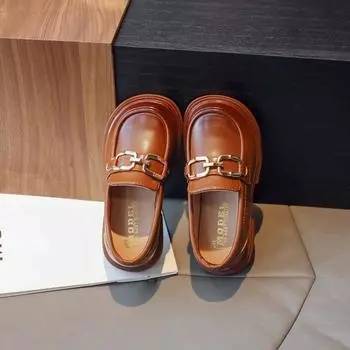 2024 Детские кожаные туфли для девочек, осень, новая мода и комфорт в британском стиле, повседневные нескользящие свадебные туфли для выступлений 26 чёрный