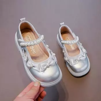 2024 Детские кожаные туфли для девочек, осенние новые модные корейские туфли с мягкой подошвой, нескользящие, элегантные универсальные туфли на плоской подошве для принцесс 26 бежевый