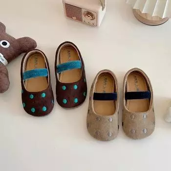 2024 Детские кожаные туфли для девочек, осенние, новые, модные, в корейском стиле, милые, в горошек, с мягкой подошвой, нескользящие, универсальные, на плоской подошве 23 абрикосовый