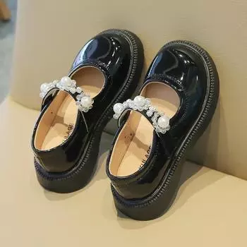 2024 Детские кожаные туфли для девочек, осенние новые модные корейские туфли в стиле принцессы с мягкой подошвой, нескользящие, универсальные, шикарные туфли 26 чёрный