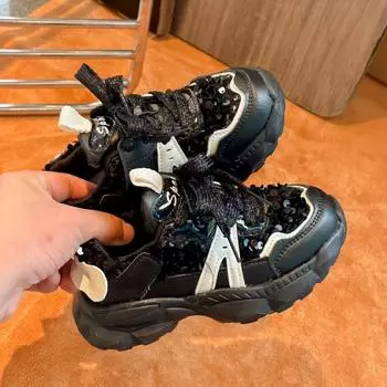 2024 Детские модные кроссовки для девочек, осень, новый корейский стиль, мягкая подошва, удобная внешняя нескользящая спортивная шикарная обувь 21 серый