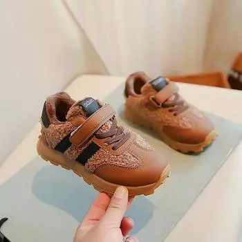 2024 Детские плюшевые кроссовки для девочек и мальчиков, зимняя новая мода в корейском стиле, мягкая подошва, нескользящая, универсальная, шикарная спортивная обувь 26 бежевый