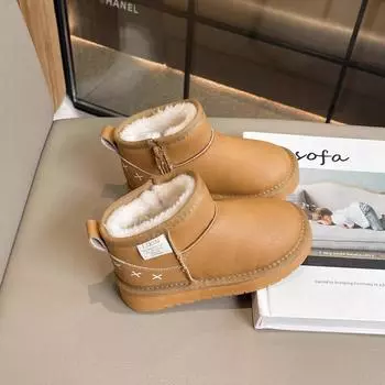 2024 Детские плюшевые туфли для девочек, зимние новые модные корейские ботинки с мягкой подошвой, сохраняющие тепло, универсальные, шикарные, нескользящие 21 чёрный