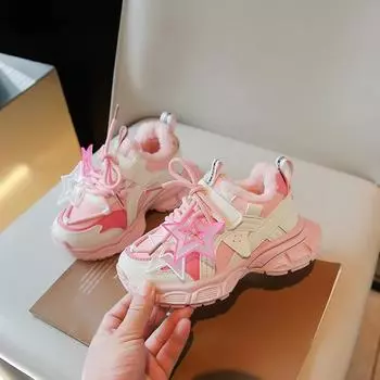 2024 Детские теплые плюшевые кроссовки для девочек, зимняя новая мода в корейском стиле, мягкая подошва, нескользящая, универсальная спортивная обувь 26 чёрный