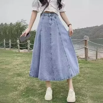 2024 Джинсовая юбка в стиле ретро с высокой талией: Модный, средней длины, эластичный пояс, утягивающий, драпированный дизайн зонтика синий