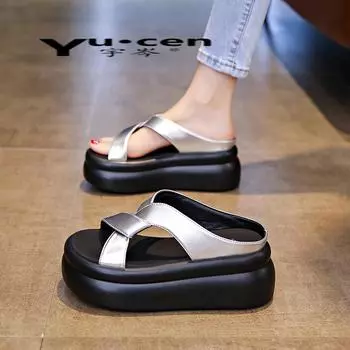 2024 г. Европейские и американские новые высококачественные сандалии из бисквита с толстой подошвой, противоскользящие и увеличивающие рост, с мягкой подошвой, женские пляжные сандалии 35 чёрный