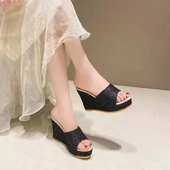 2024 год. Модные женские туфли на танкетке с пайетками и рыбьим ртом. Новые женские босоножки большого размера на высоком каблуке. 34 чёрный