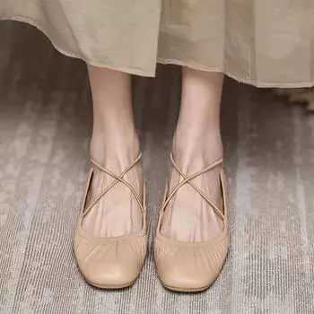 2024 Горячий продавец Новые модные кожаные туфли на плоской подошве Одинарные туфли женские мягкие подошвы с острым носком на низком каблуке с ремешком Туфли-бобовые оптом 35
