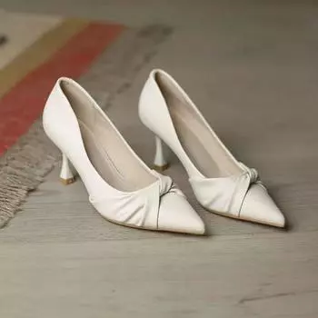 2024 Internet celebrity new skirt versatile French lady high heels simple foot retro British style single shoes women 35