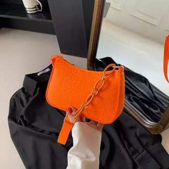 2024 корейская версия модная легкая сумка через плечо с крокодиловым узором фетровая квадратная сумка женская новая универсальная сумка на цепочке чёрный