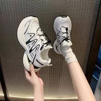 2024 Кроссовки на толстой подошве, увеличивающие рост, женские туфли на платформе, новые модные дышащие сетчатые спортивные женские кроссовки, повседневные кроссовки 35 бежевый