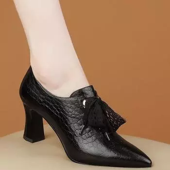 2024 кружевные кружевные женские сапоги с острым толстым каблуком, женские осенне-зимние новые стильные удобные сапоги телесного цвета на высоком каблуке 34 бежевый