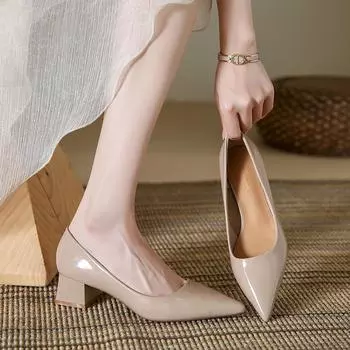 2024 Лакированные женские туфли-лодочки на низком квадратном каблуке Туфли-лодочки с острым носком Туфли-лодочки с острым носком Женские свадебные туфли с широким каблуком для женщин 34 бежевый