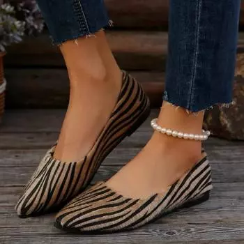 2024 Легкая женская обувь Слипоны женские балетки Повседневные балетки для отдыха на открытом воздухе Женские туфли с острым носком и мягкой подошвой Большие размеры Женская обувь 36 белый