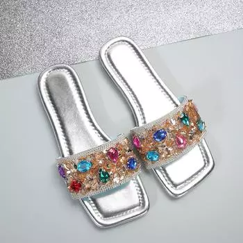 2024 Летние блестящие тапочки для женщин Новые женские плоские пляжные тапочки Женские серебристые сандалии Уличная обувь Роскошный дизайнер Большой размер 43 36 серебряный