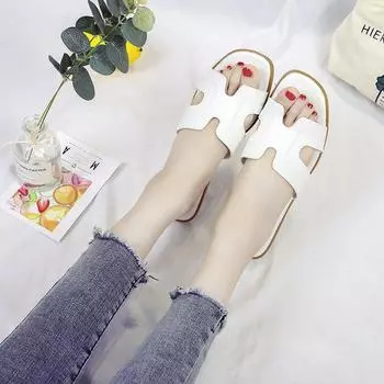 2024 летние новые тапочки H женские простые односложные модные универсальные пляжные туфли тапочки на плоской подошве 35 белый