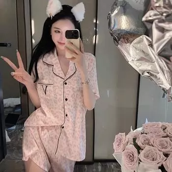 2024 летние новые женские милые атласные шелковые розовые пижамные комплекты с леопардовым принтом с короткими рукавами + брюки женские ледяной шелк милая домашняя одежда повседневная одежда для молодых девушек M розовый