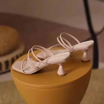 2024 летние новые женские тапочки на высоком каблуке, модные однотонные повседневные тапочки Grace с квадратным носком Grace и узкой полосой, Zapatos De Mujer 35 бежевый